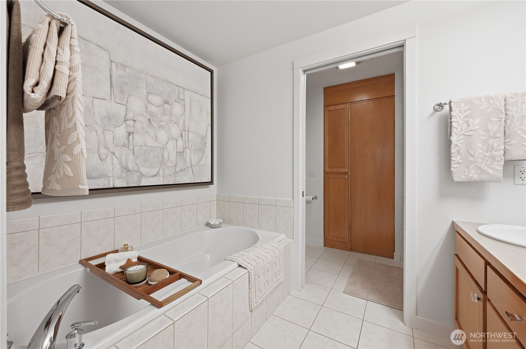 2607 Western Avenue #403, Seattle, WA 98121