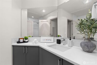 12002 Greenwood Avenue N, Seattle, WA 98133 - Photo 16