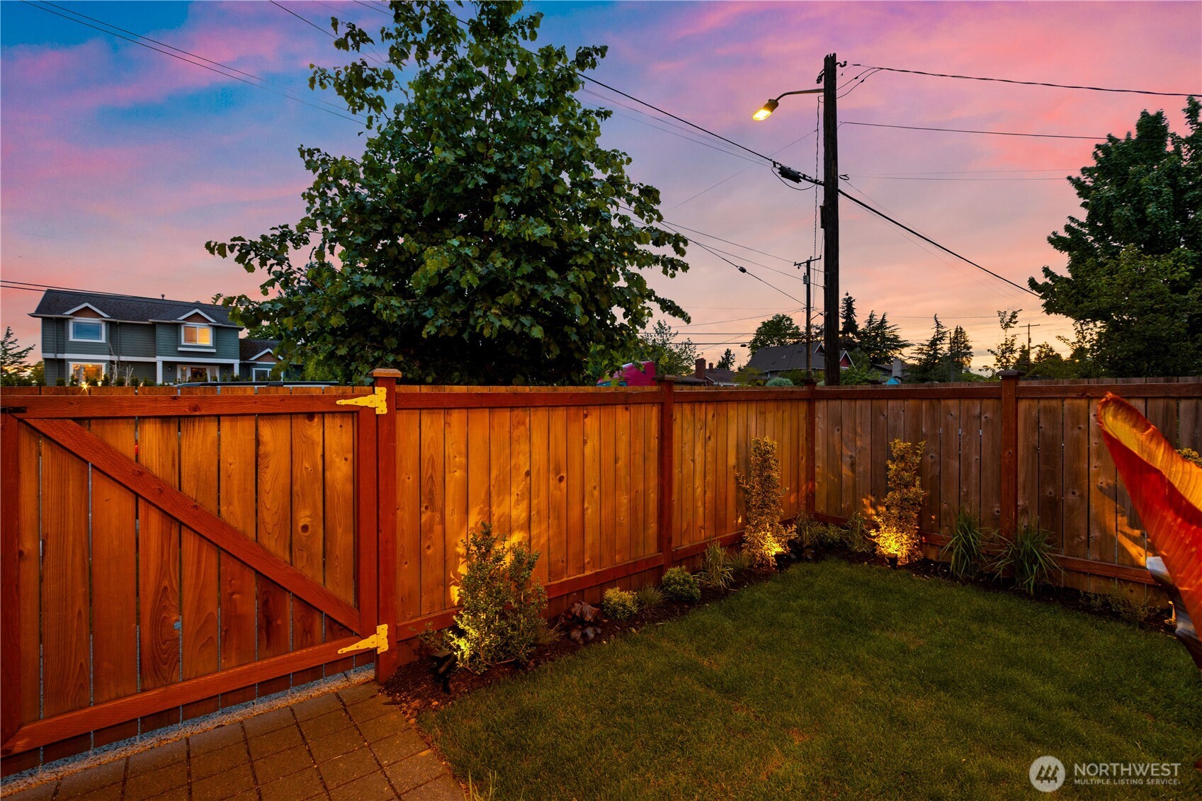 12002 Greenwood Avenue N, Seattle, WA 98133
