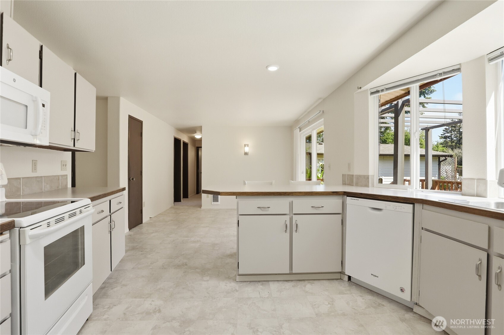 444 Canal Drive SE, Ocean Shores, WA 98569