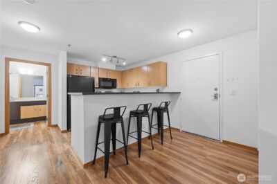 4020 Aurora Avenue N #304, Seattle, WA 98103 - Photo 3