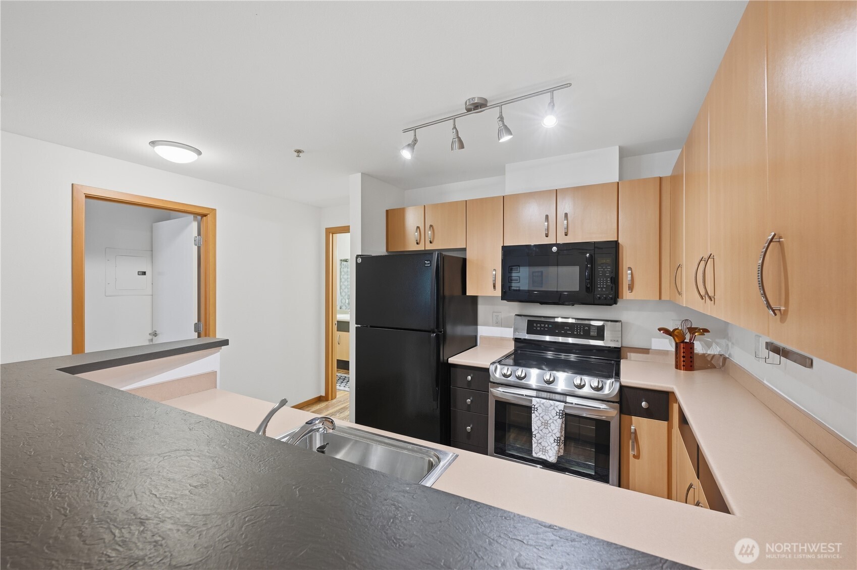 4020 Aurora Avenue N #304, Seattle, WA 98103