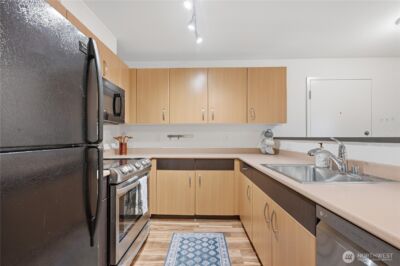 4020 Aurora Avenue N #304, Seattle, WA 98103 - Photo 6