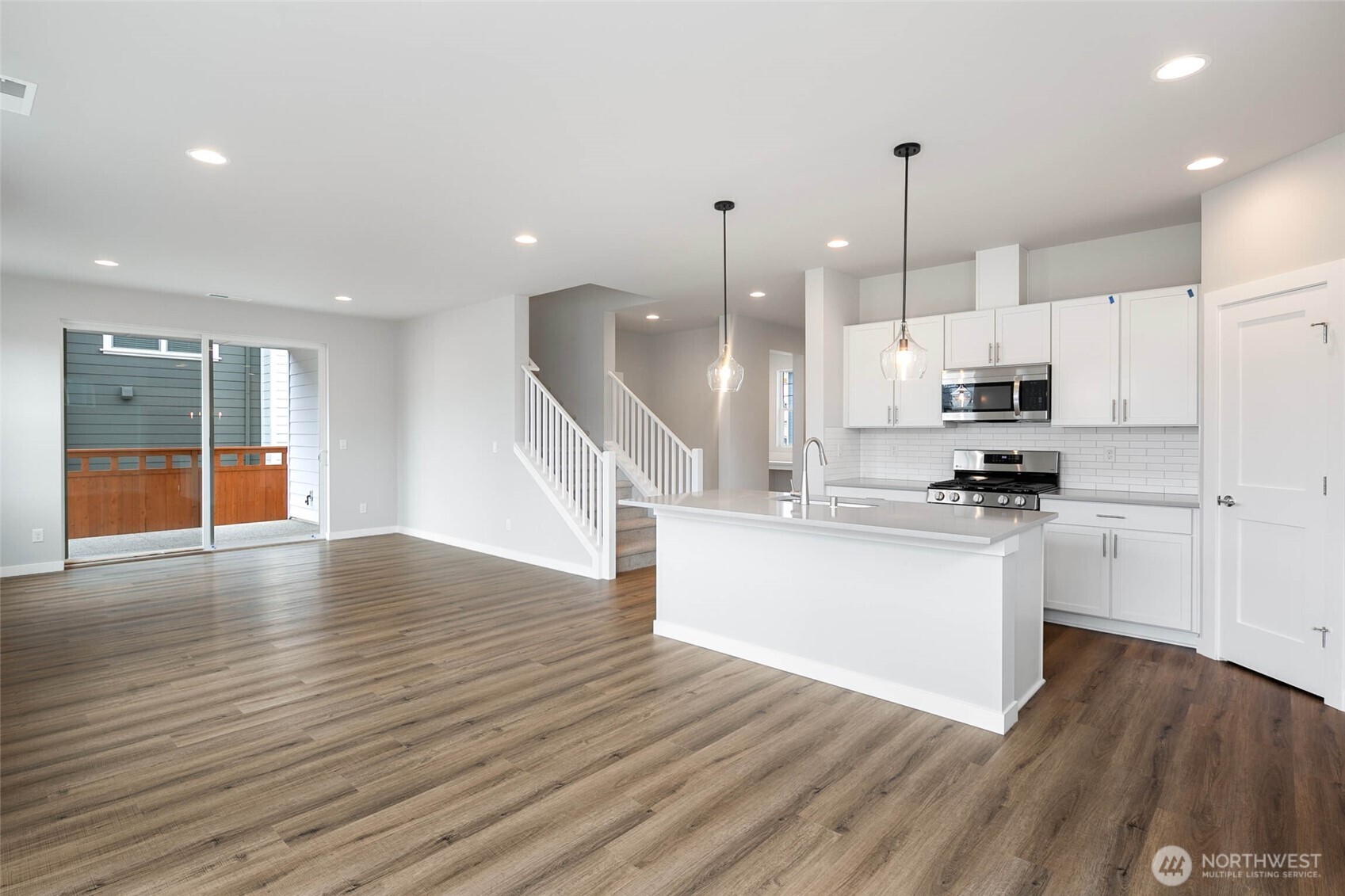 592 SW 97th Street #2, Seattle, WA 98106