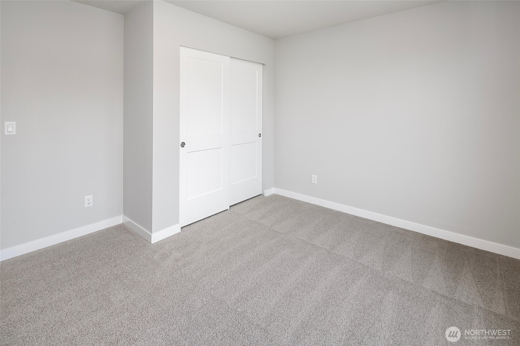 592 SW 97th Street #2, Seattle, WA 98106