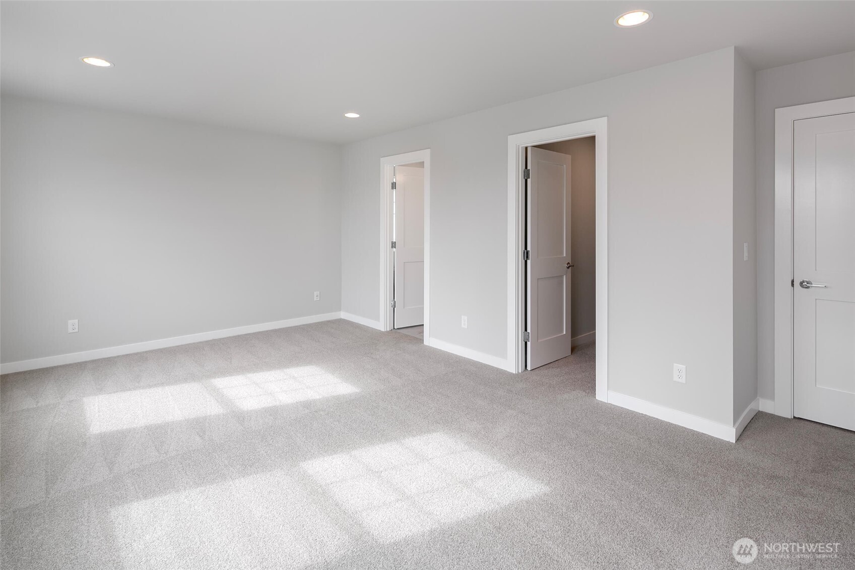 592 SW 97th Street #2, Seattle, WA 98106