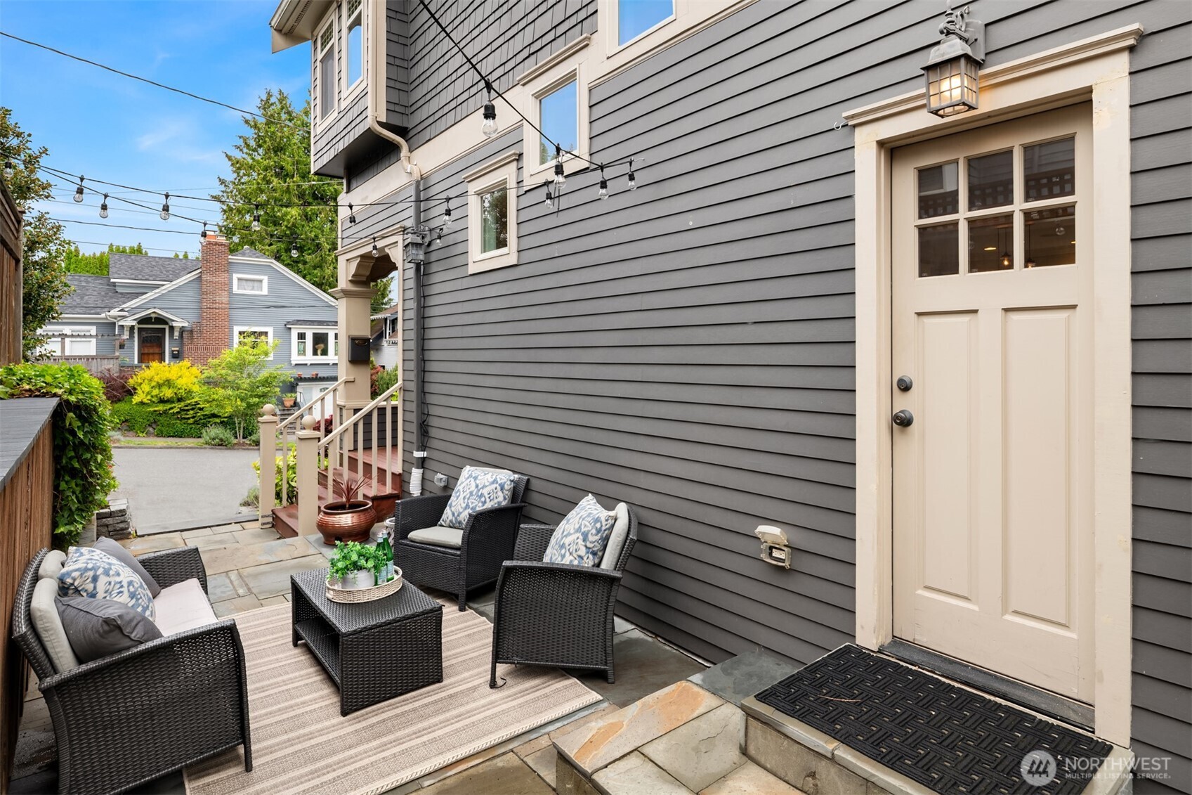 159 Blaine Street , Seattle, WA 98109