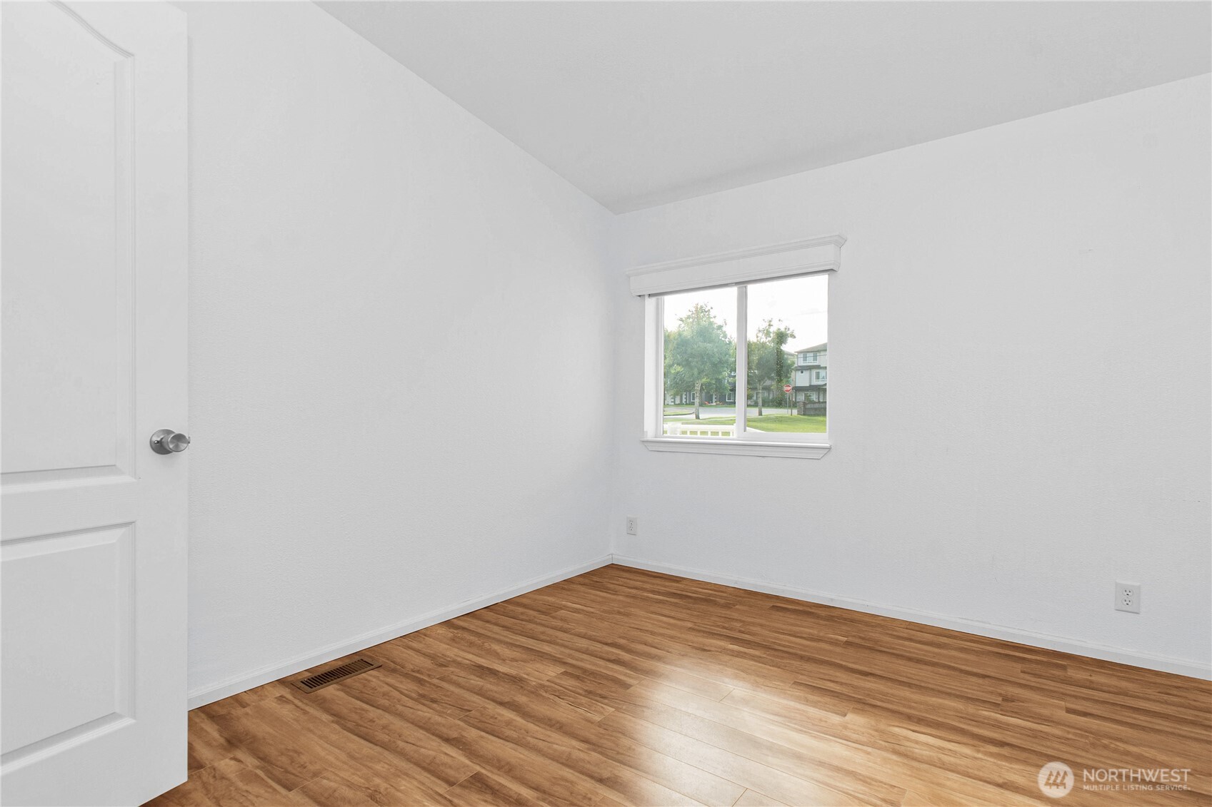 4264 Lakeview Lane SE, Lacey, WA 98503