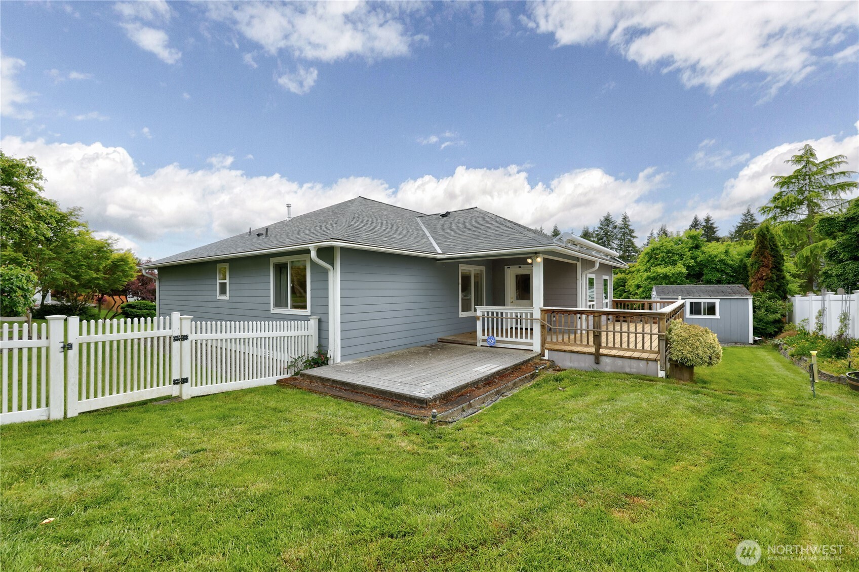 1392 Turquoise Court NE, Poulsbo, WA 98370