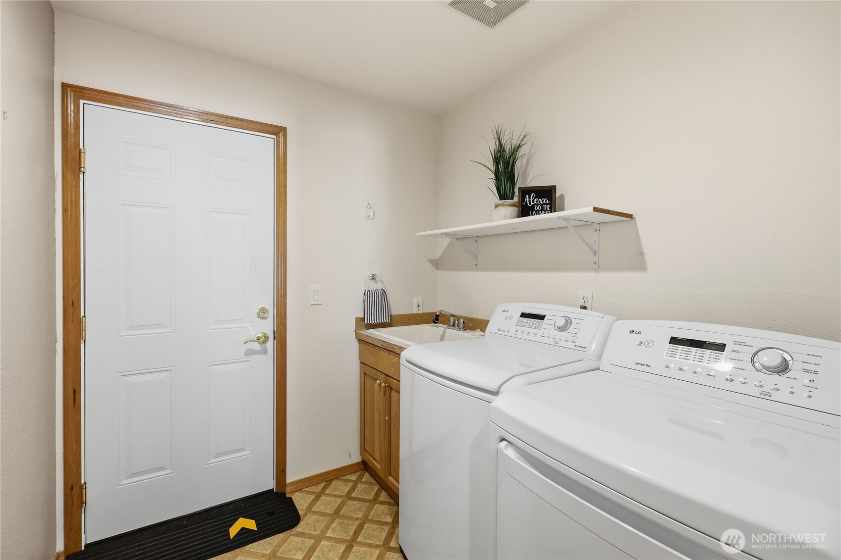 1392 Turquoise Court NE, Poulsbo, WA 98370