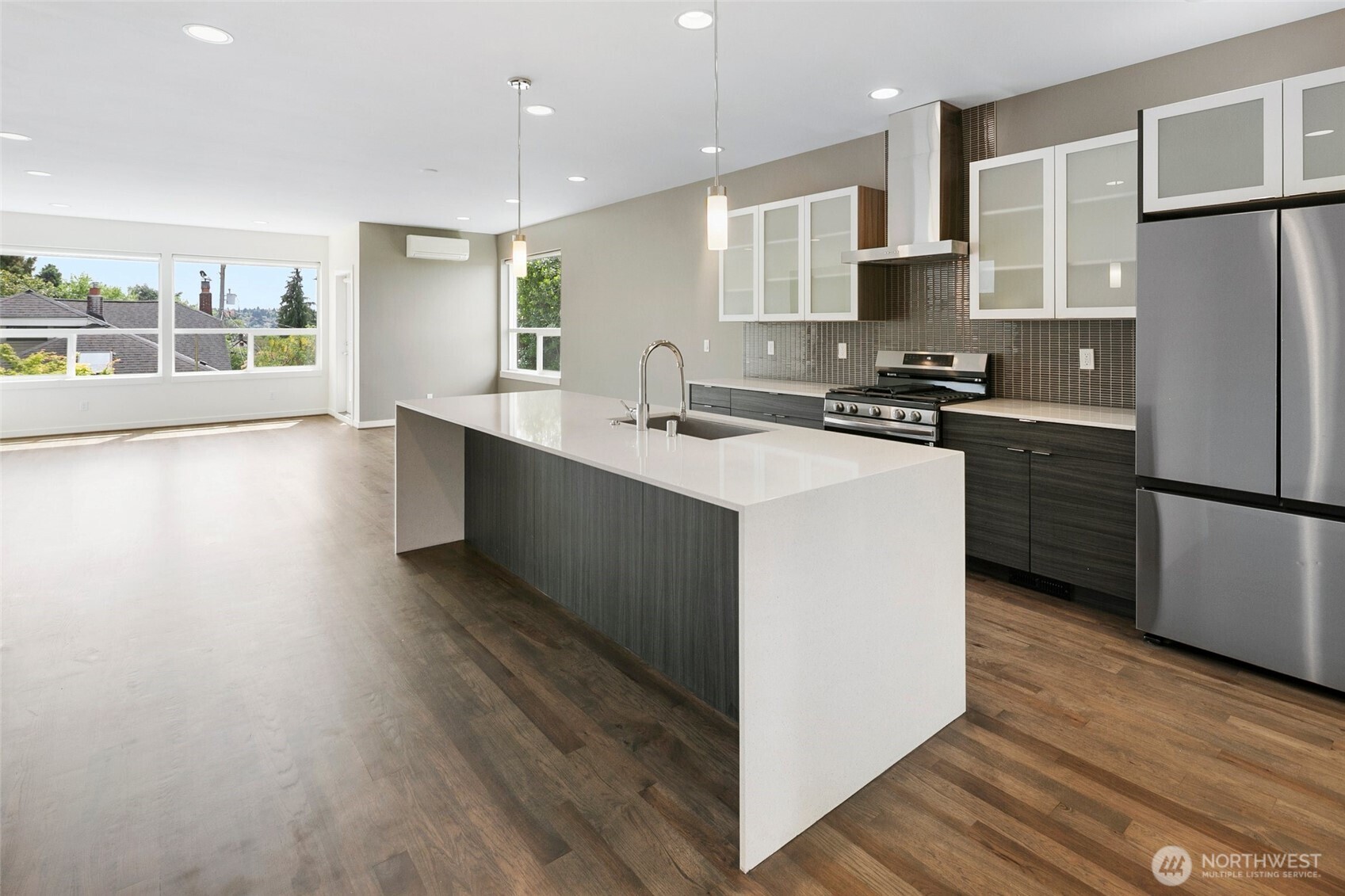 221 NW 50th Street , Seattle, WA 98107