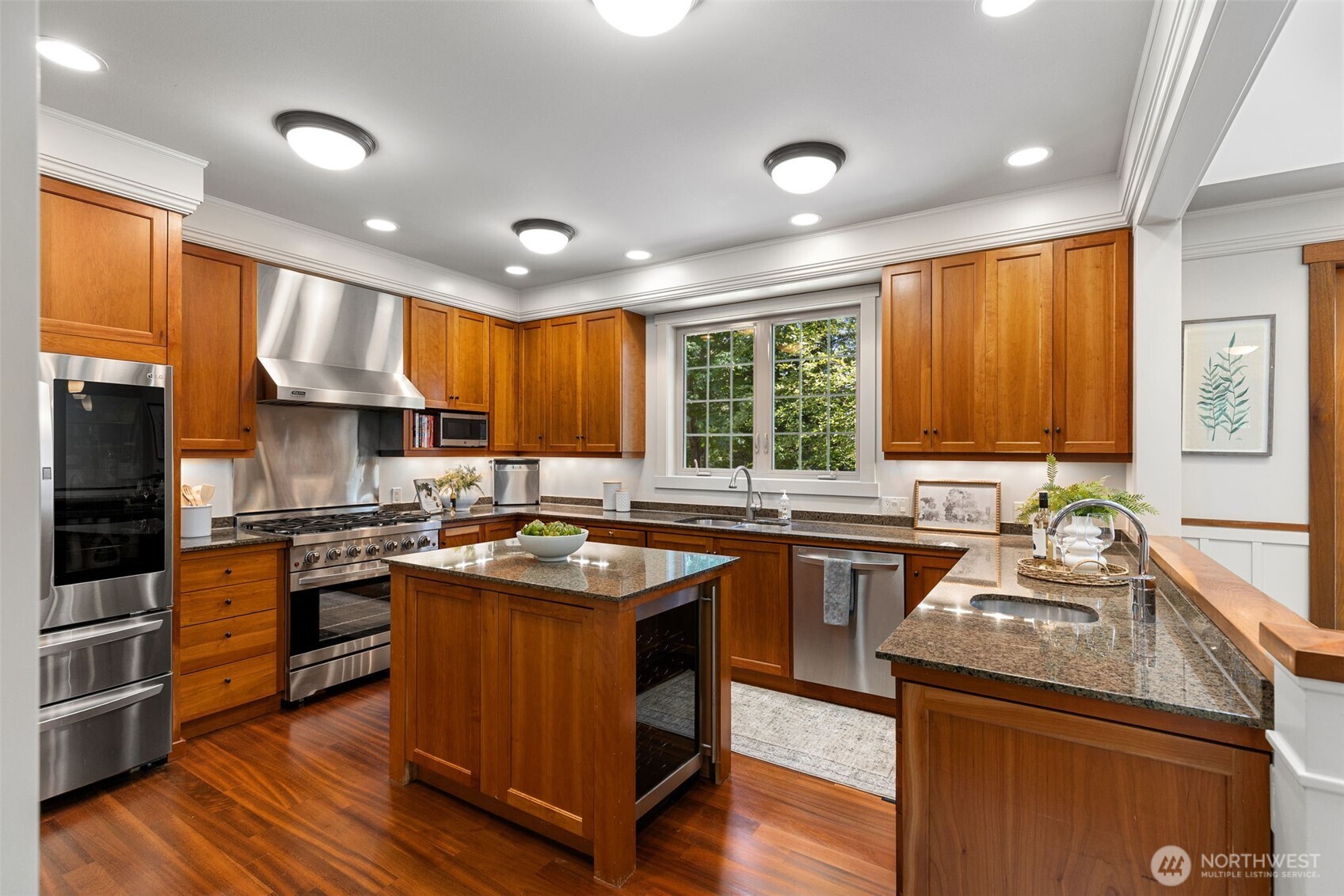4810 Rose Avenue NE, Bainbridge Island, WA 98110