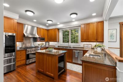 4810 Rose Avenue NE, Bainbridge Island, WA 98110 - Photo 9