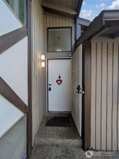 317 SW 112th Street #303, Seattle, WA 98146 - Photo 2