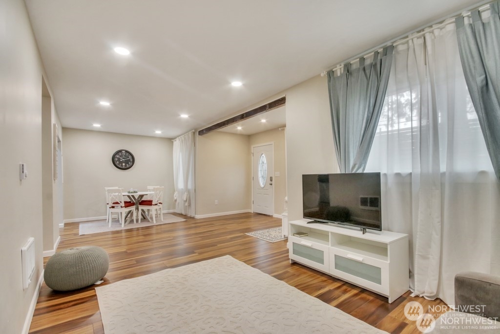 4636 S Othello , Seattle, WA 98118