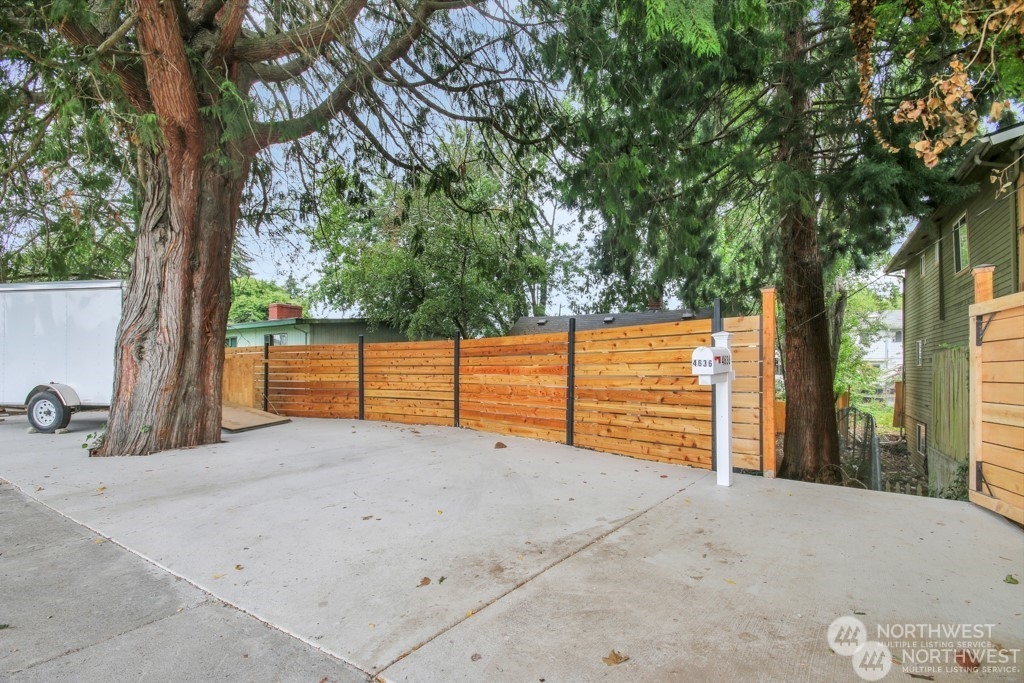 4636 S Othello , Seattle, WA 98118