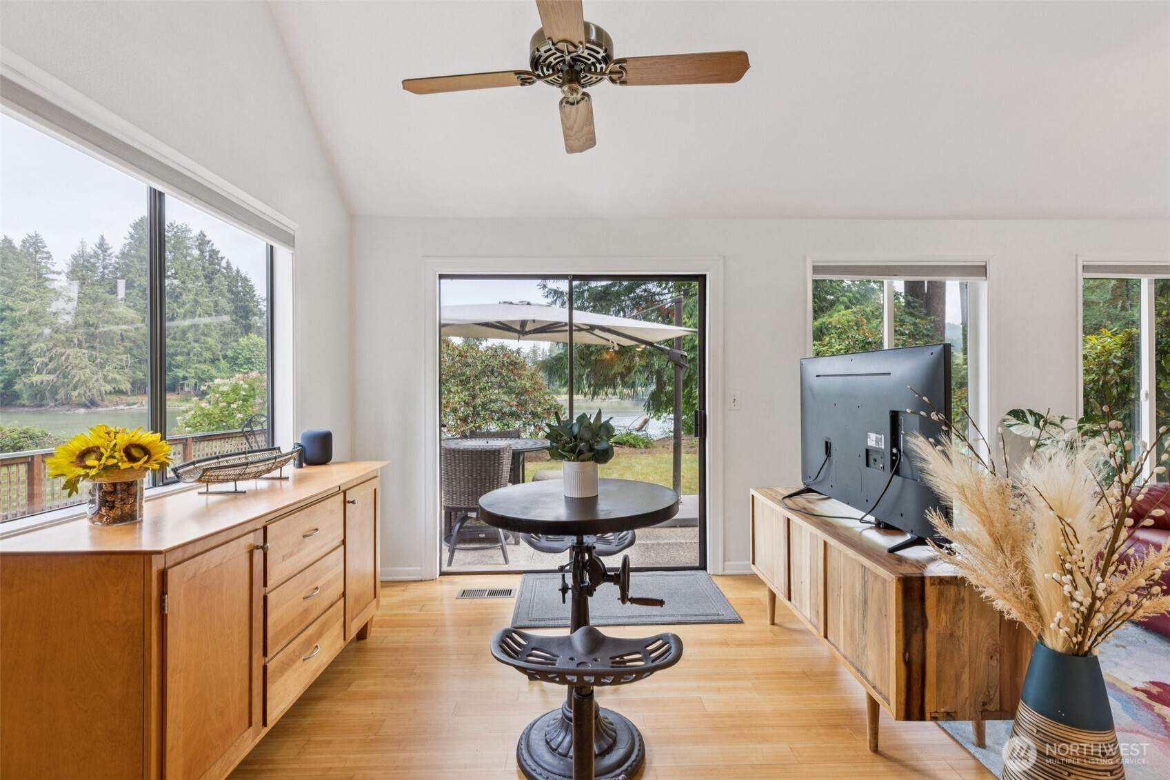 5730 Garden Lane NW, Olympia, WA 98502