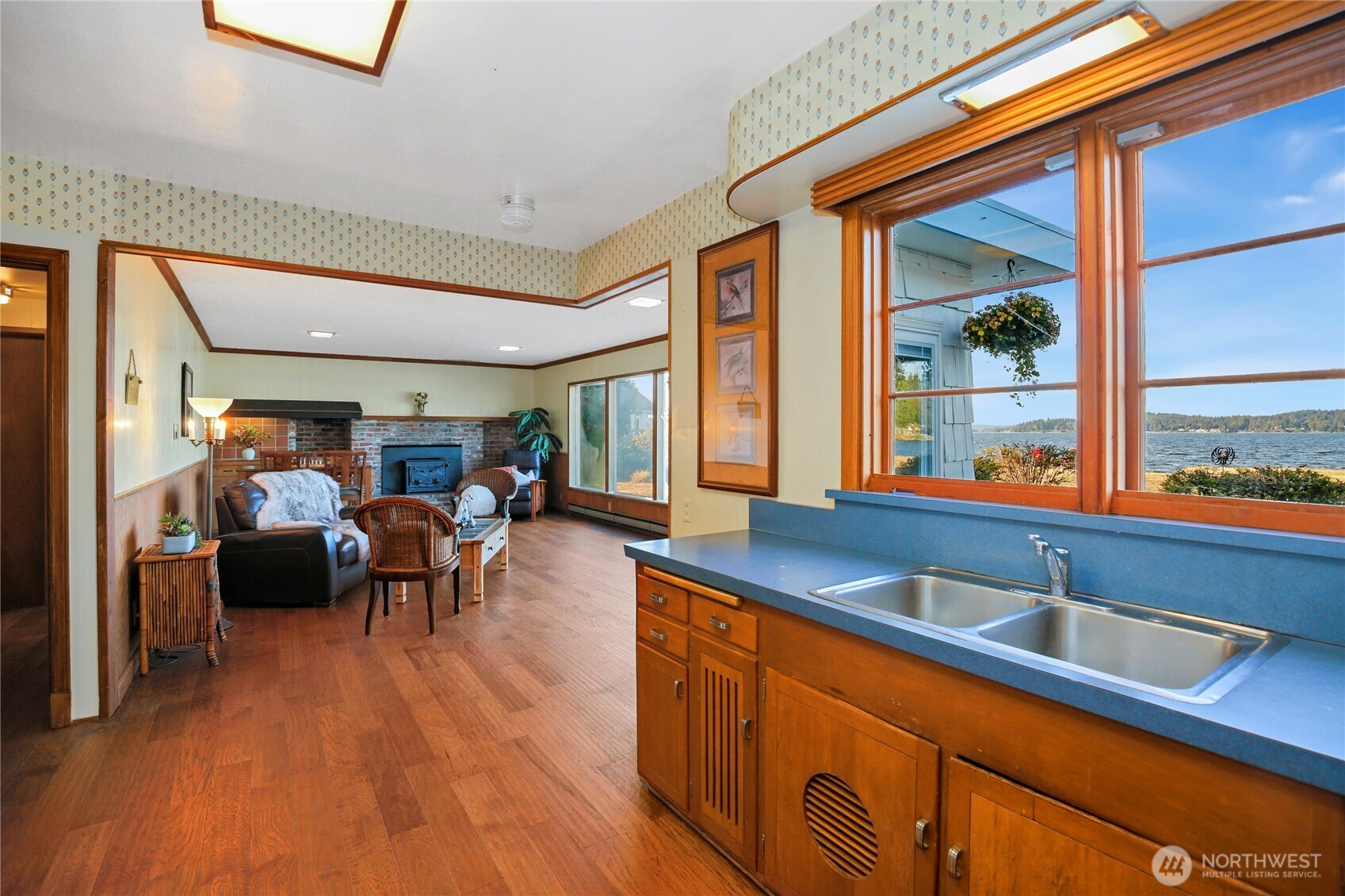 3026 Marine Drive , Bremerton, WA 98312