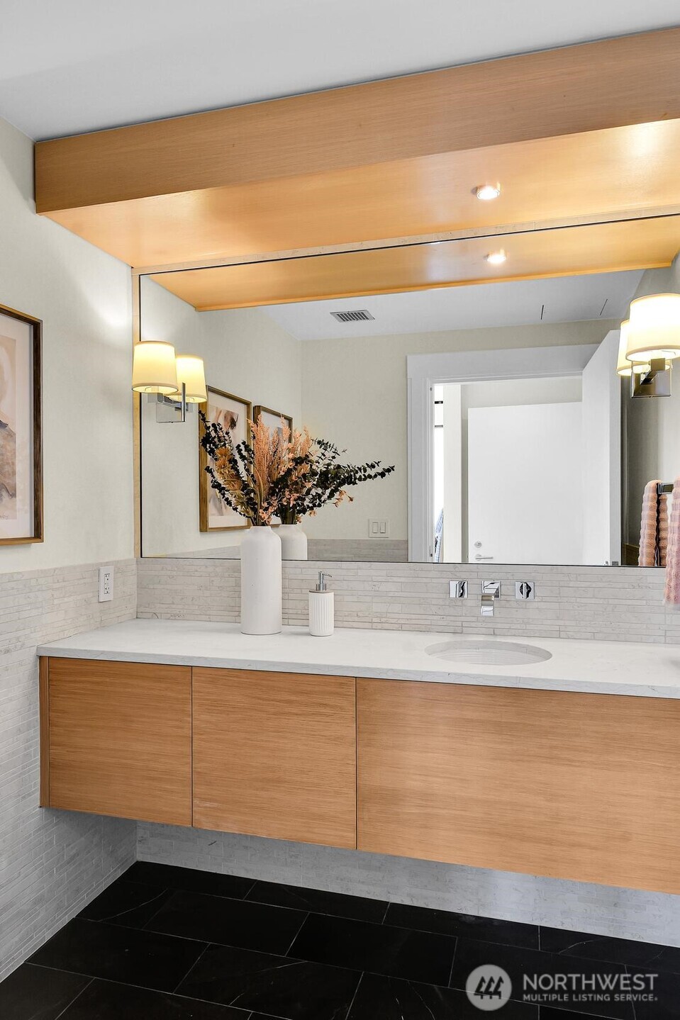 99 Union Street #1205, Seattle, WA 98101