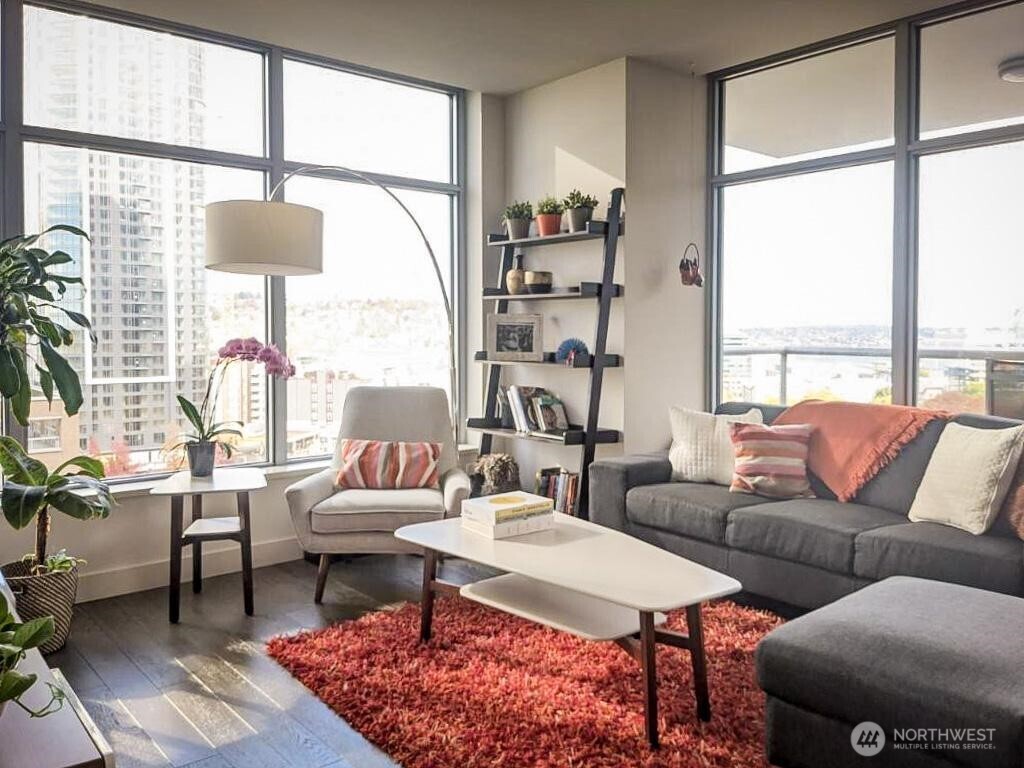 588 Bell Street #1102, Seattle, WA 98121