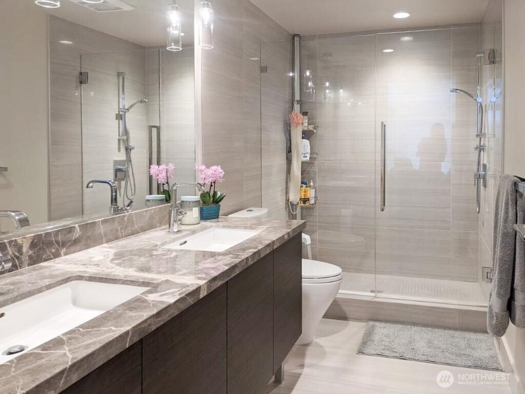 588 Bell Street #1102, Seattle, WA 98121