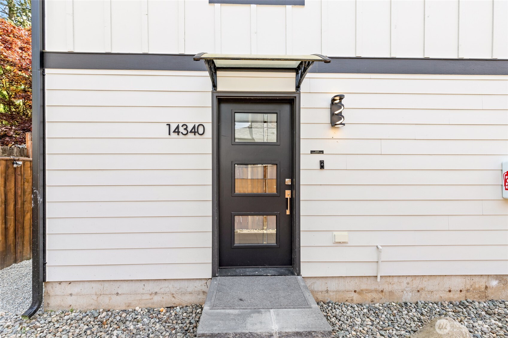 14338 Ashworth Avenue N #B, Seattle, WA 98133-7124