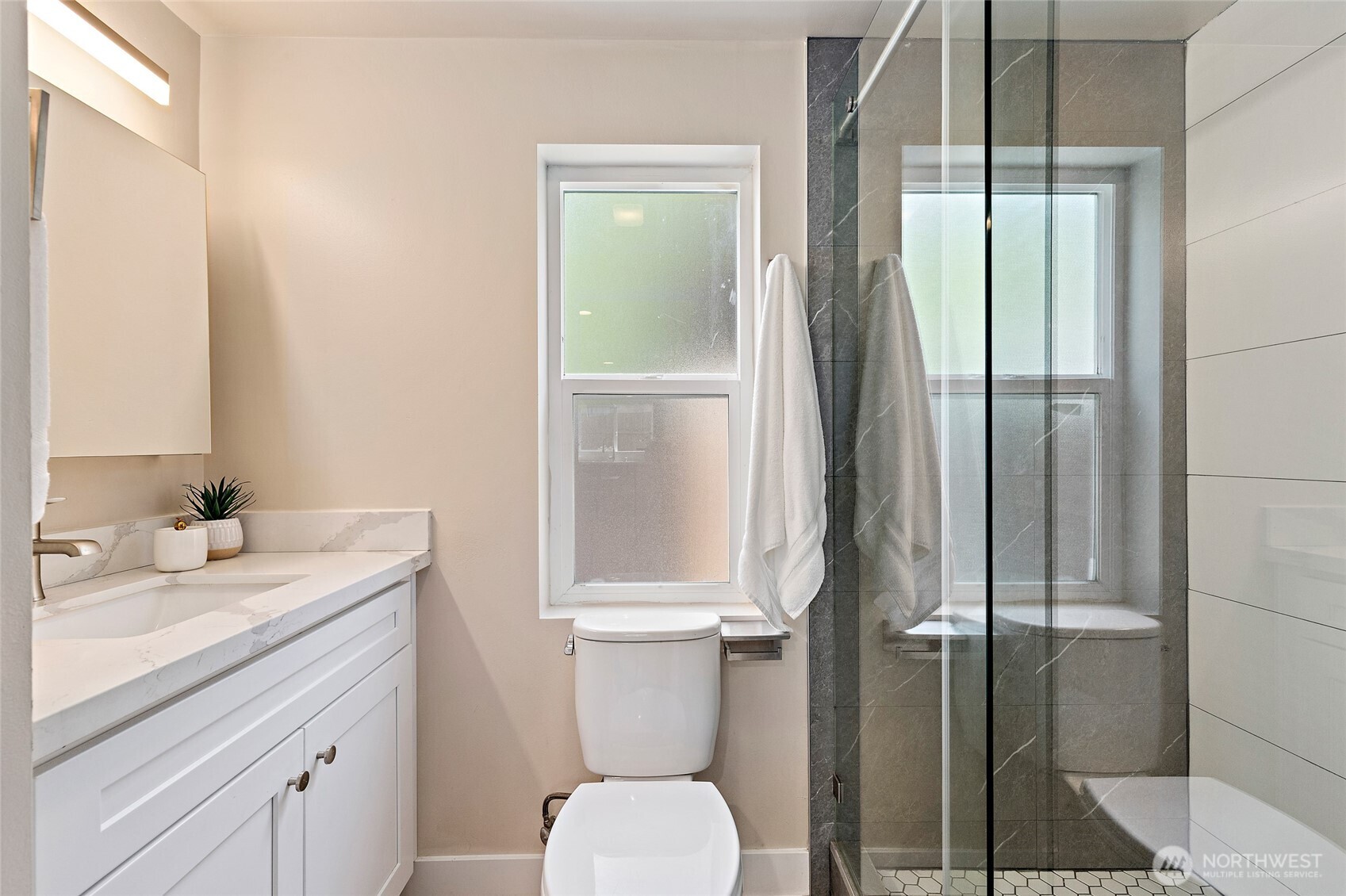 14338 Ashworth Avenue N #B, Seattle, WA 98133-7124