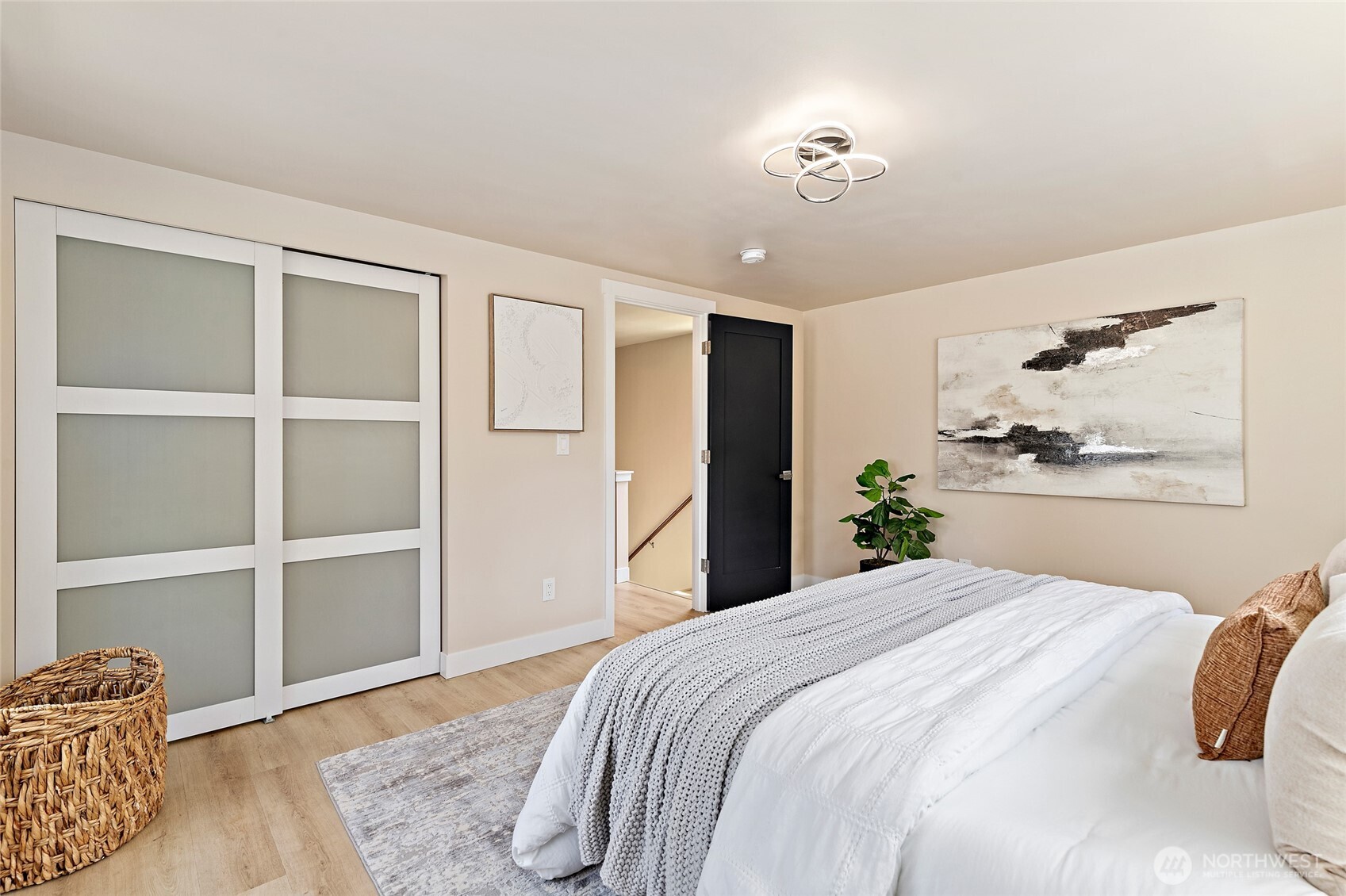 14338 Ashworth Avenue N #B, Seattle, WA 98133-7124
