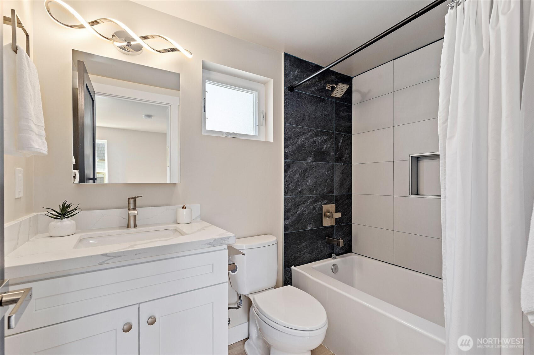 14338 Ashworth Avenue N #B, Seattle, WA 98133-7124