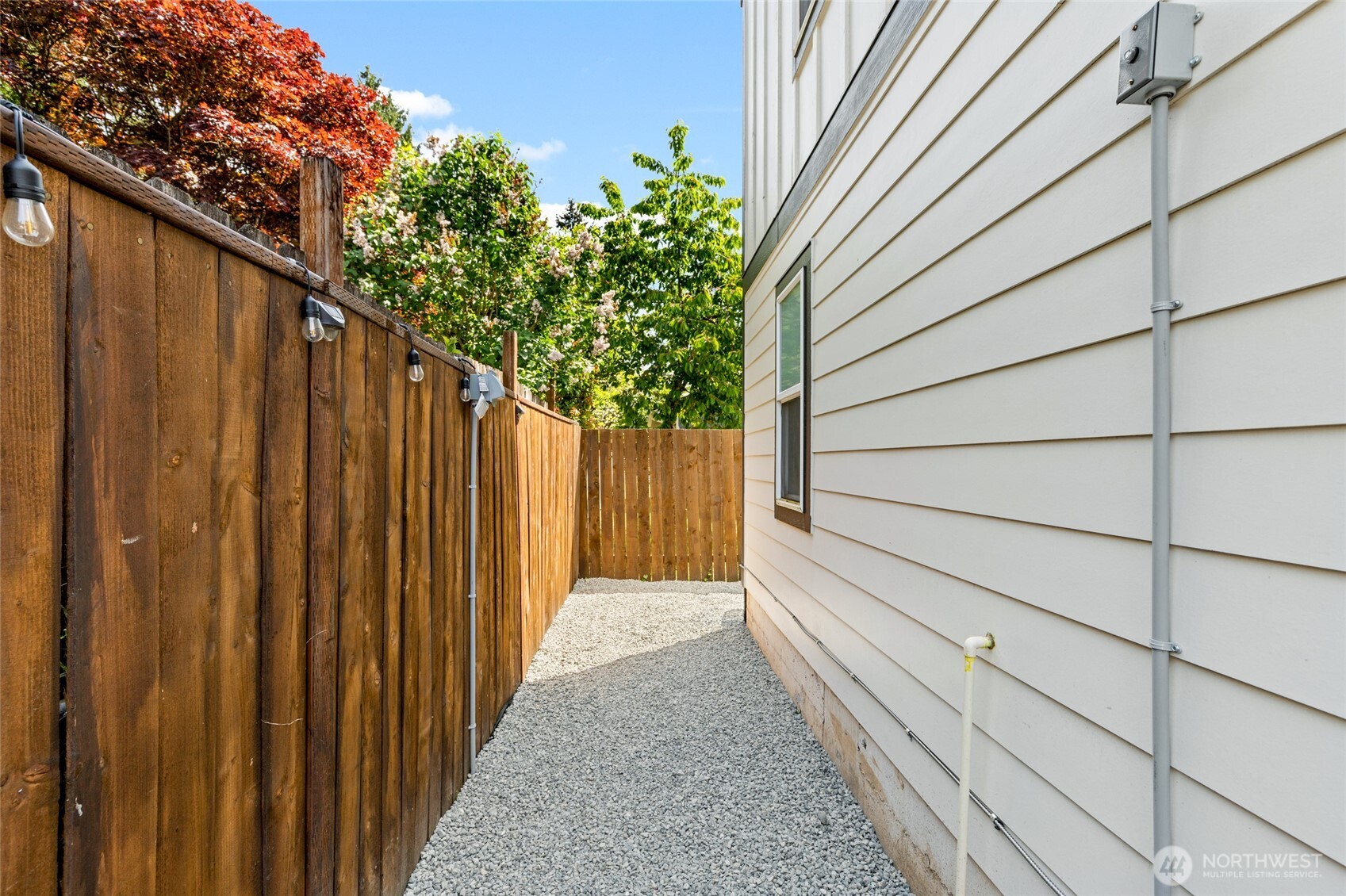 14338 Ashworth Avenue N #B, Seattle, WA 98133-7124