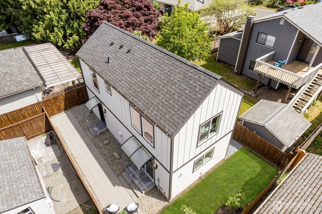 14338 Ashworth Avenue N #B, Seattle, WA 98133-7124