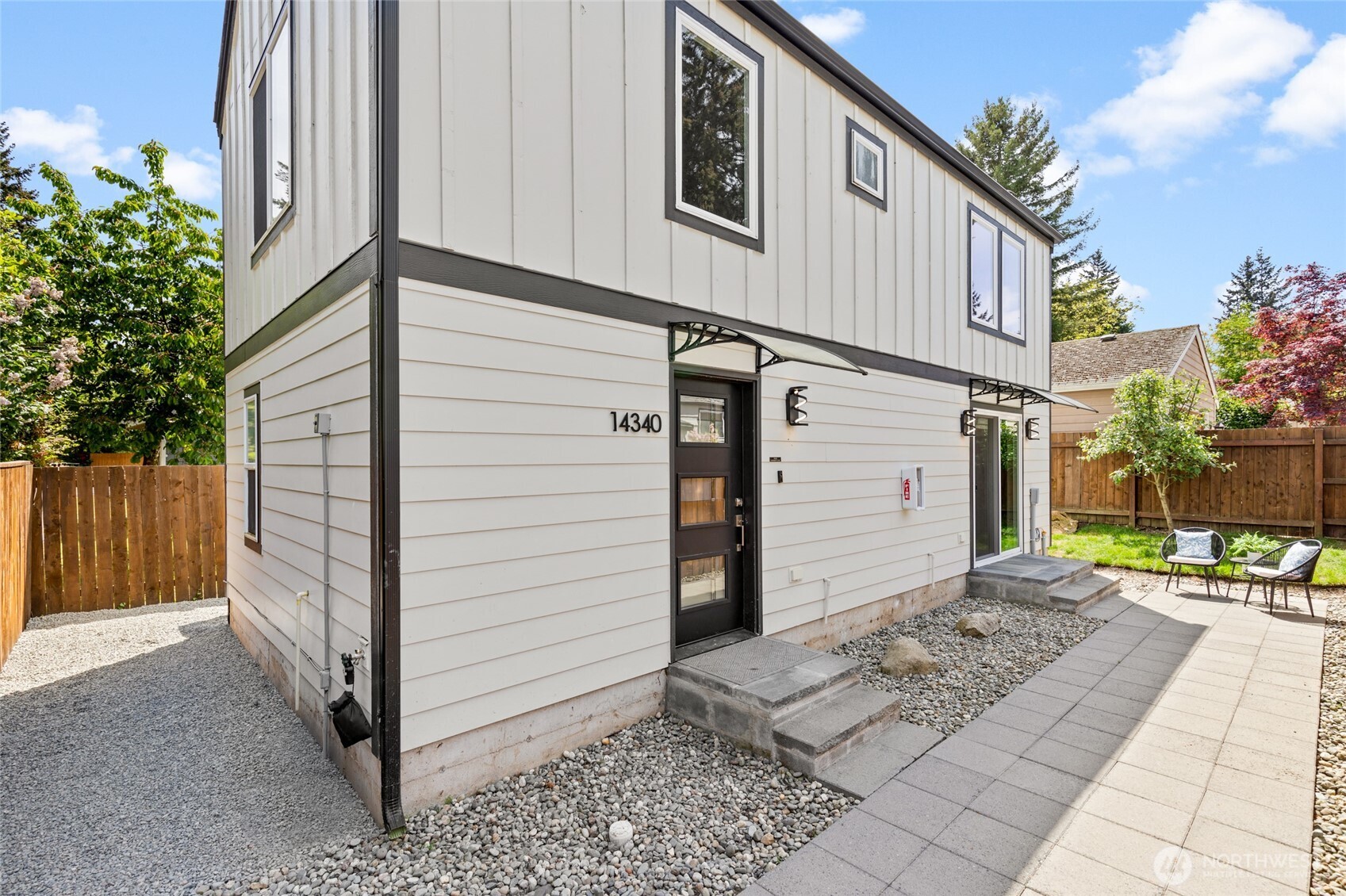 14338 Ashworth Avenue N #B, Seattle, WA 98133-7124