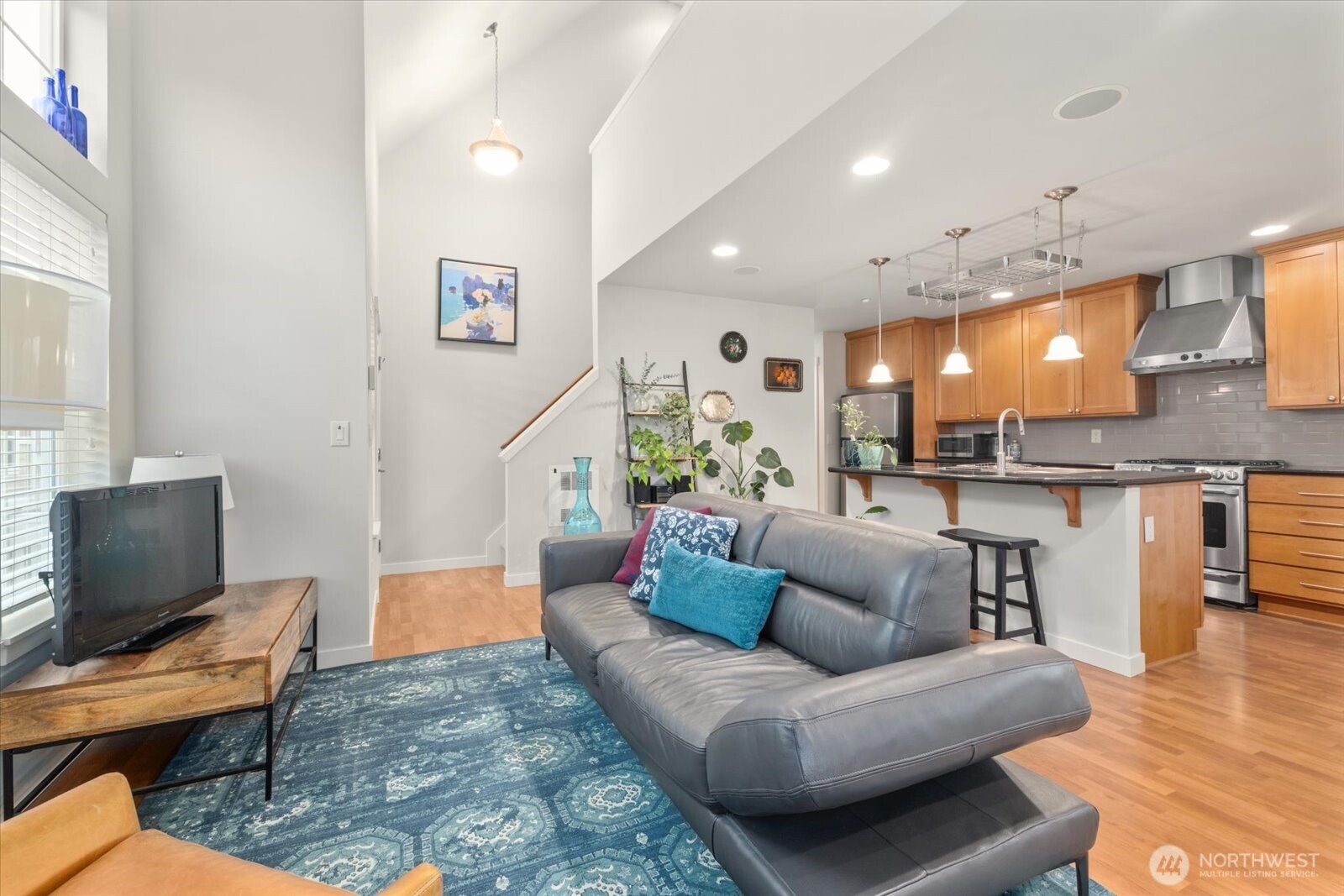 5912 31st Avenue SW, Seattle, WA 98126-2910