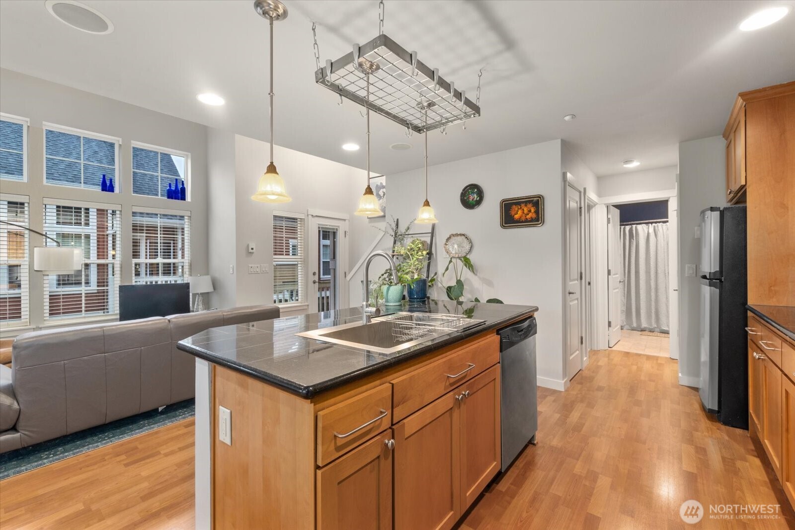 5912 31st Avenue SW, Seattle, WA 98126-2910