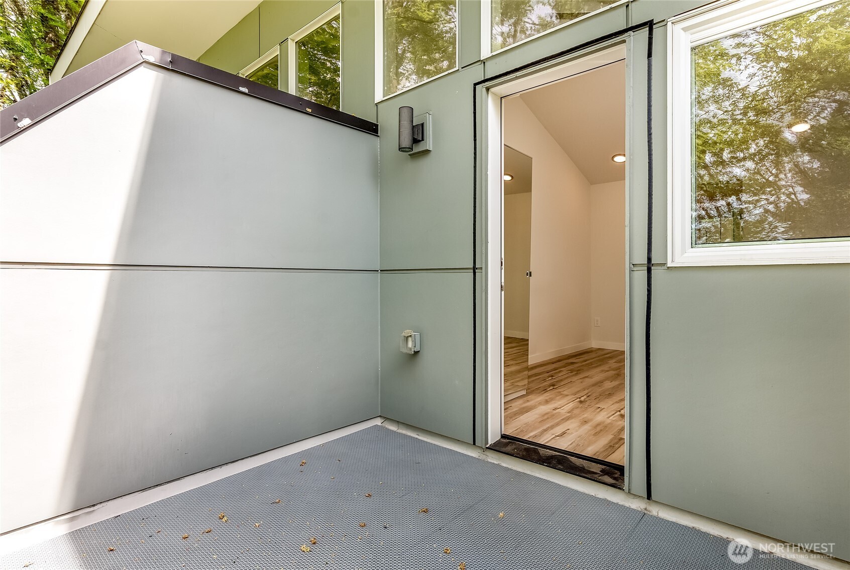 3855 21st Avenue SW, Seattle, WA 98106