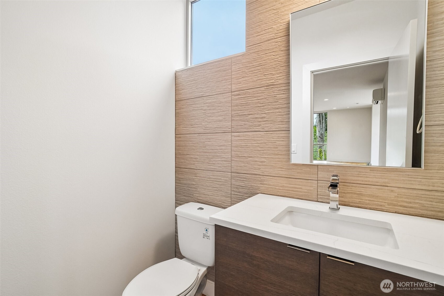 3319 W ELMORE Street , Seattle, WA 98199