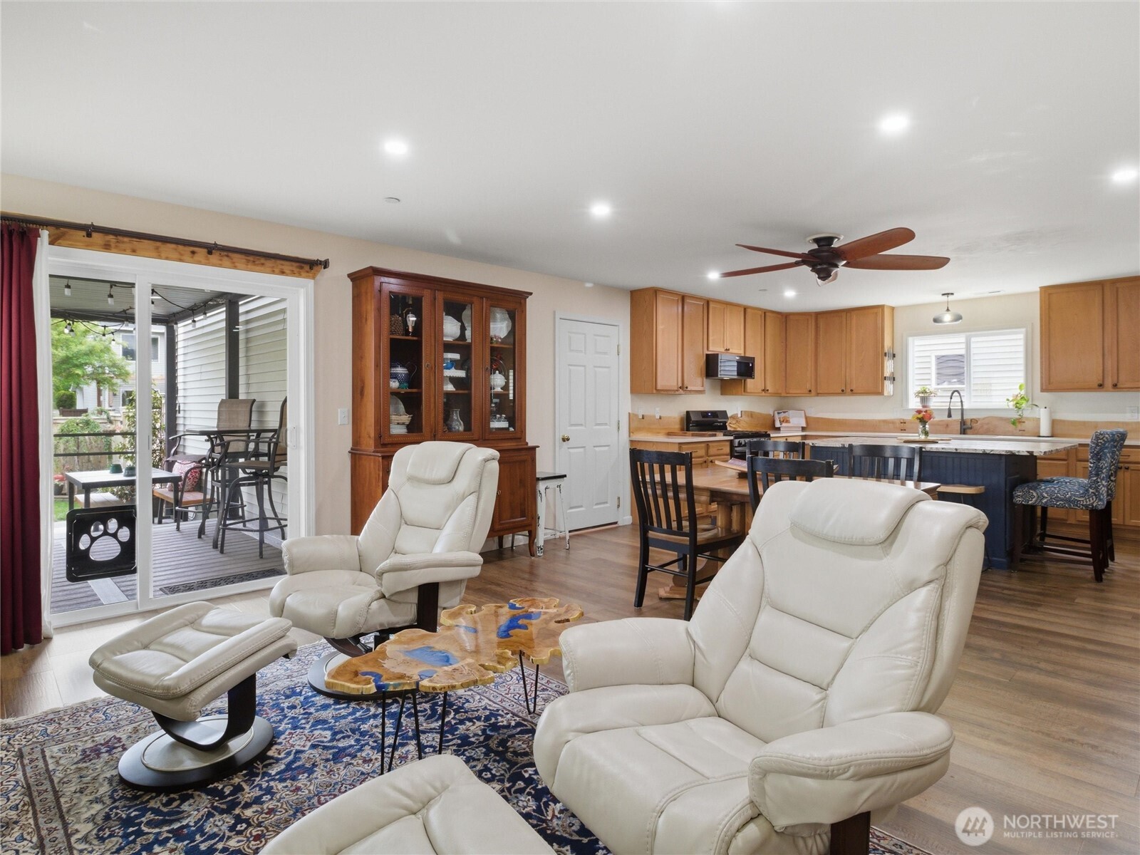 1813 Charles Street , Dupont, WA 98327