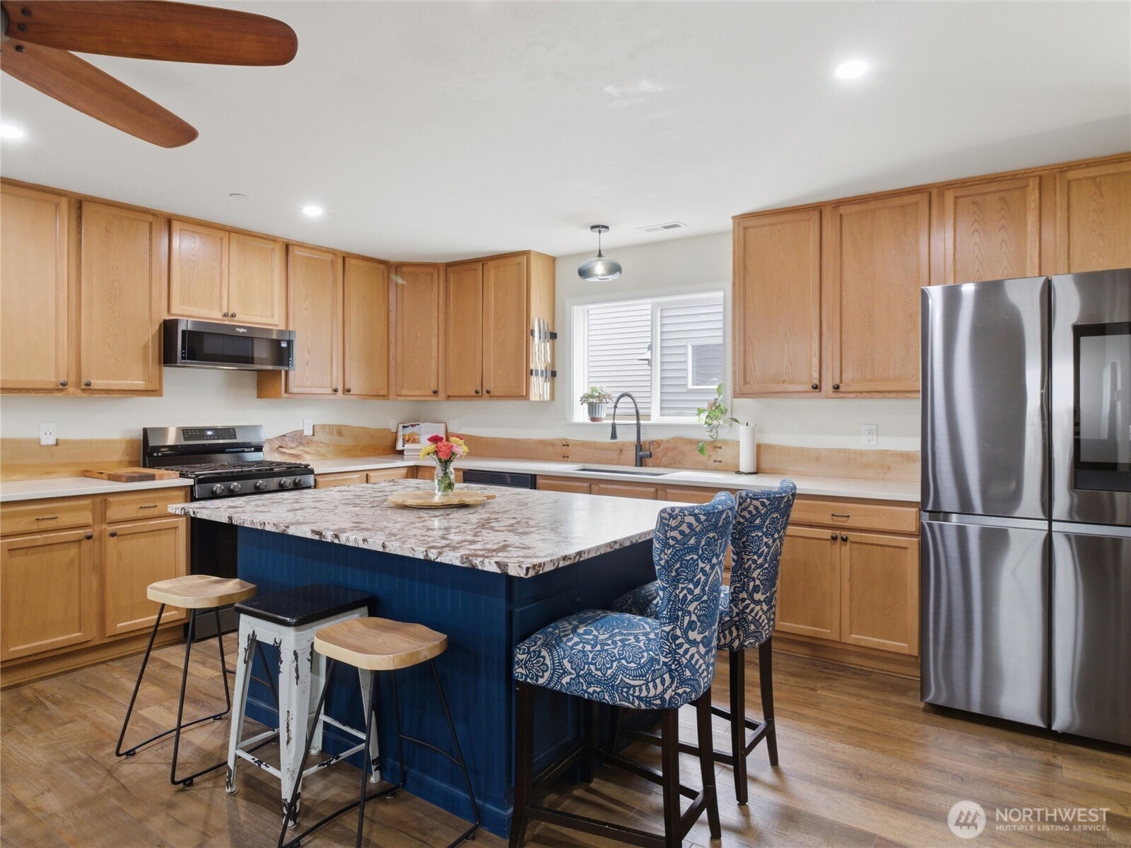 1813 Charles Street , Dupont, WA 98327