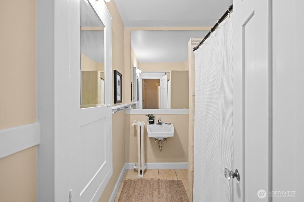 1804 E Republican Street #5, Seattle, WA 98112