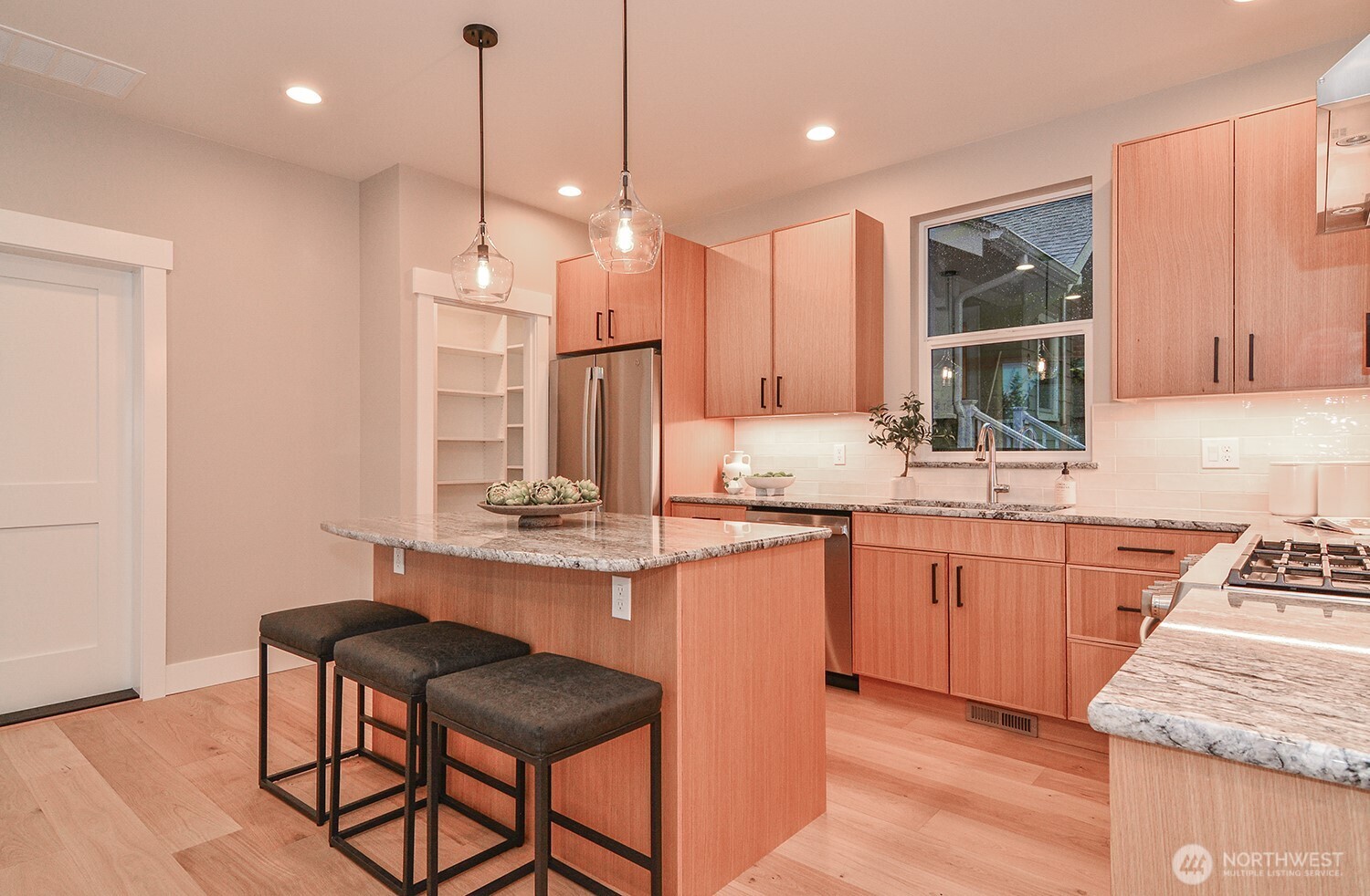 10202 44th Avenue SW, Seattle, WA 98146