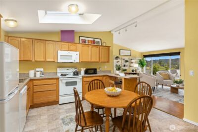 508 Madrona Way NE #50, Bainbridge Island, WA 98110 - Photo 8