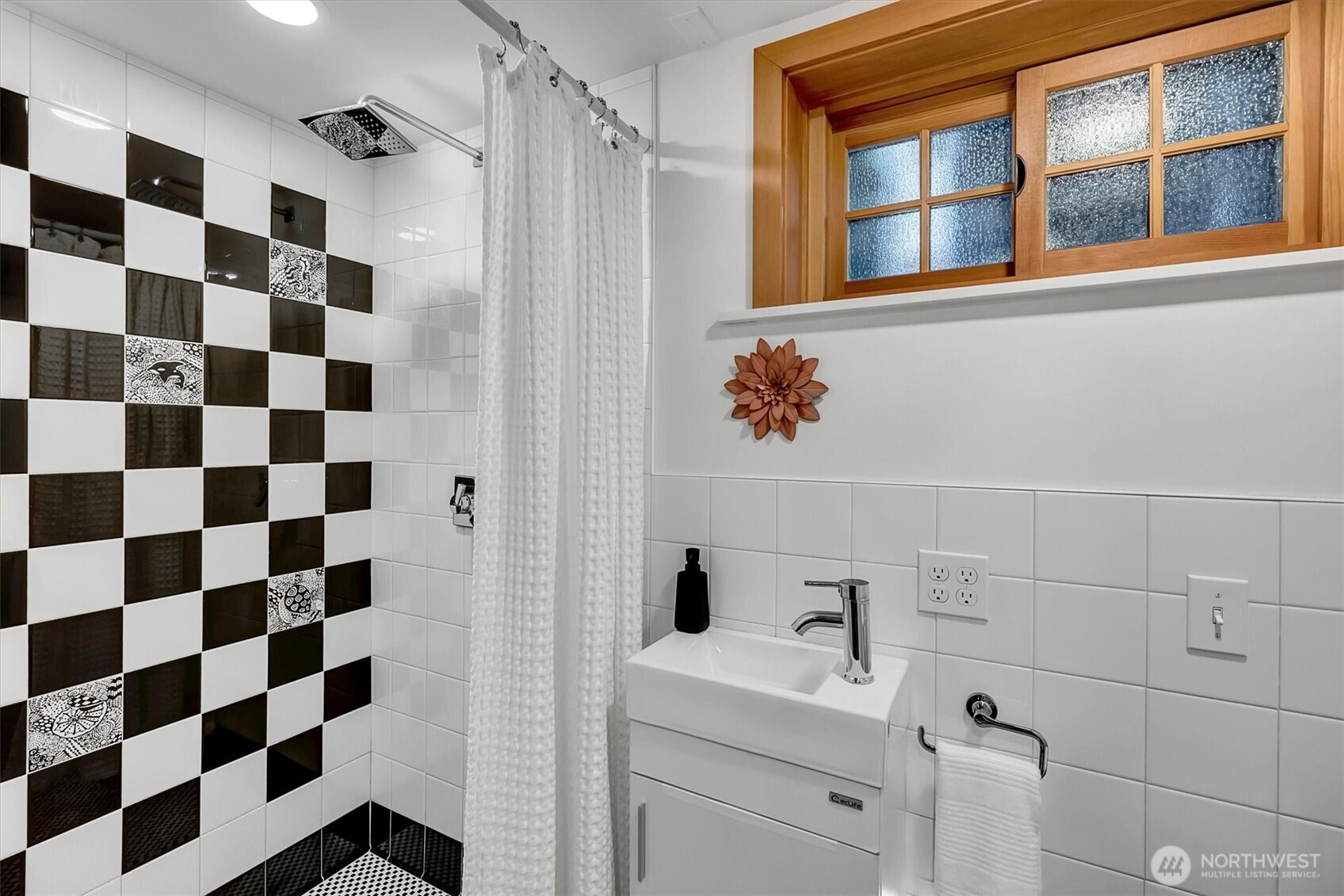 3601 E Cherry Street , Seattle, WA 98122