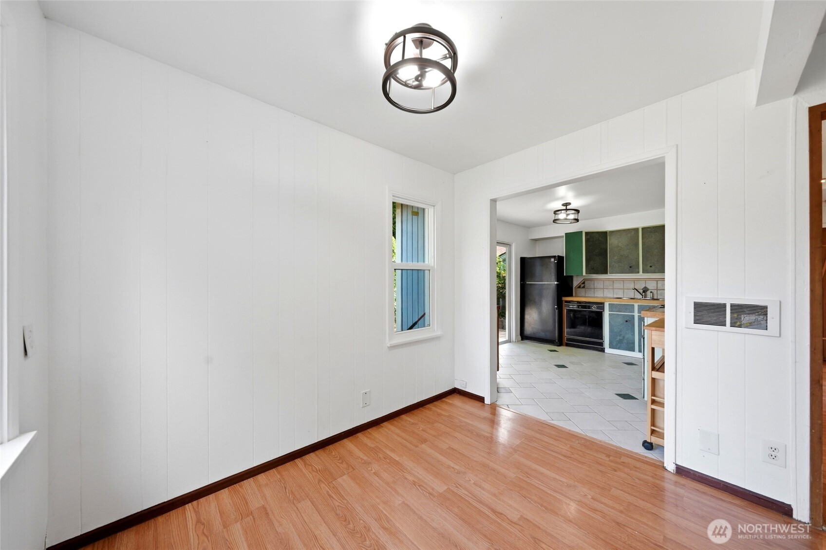 10330 Stone Avenue N, Seattle, WA 98133