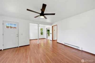 10330 Stone Avenue N, Seattle, WA 98133 - Photo 20
