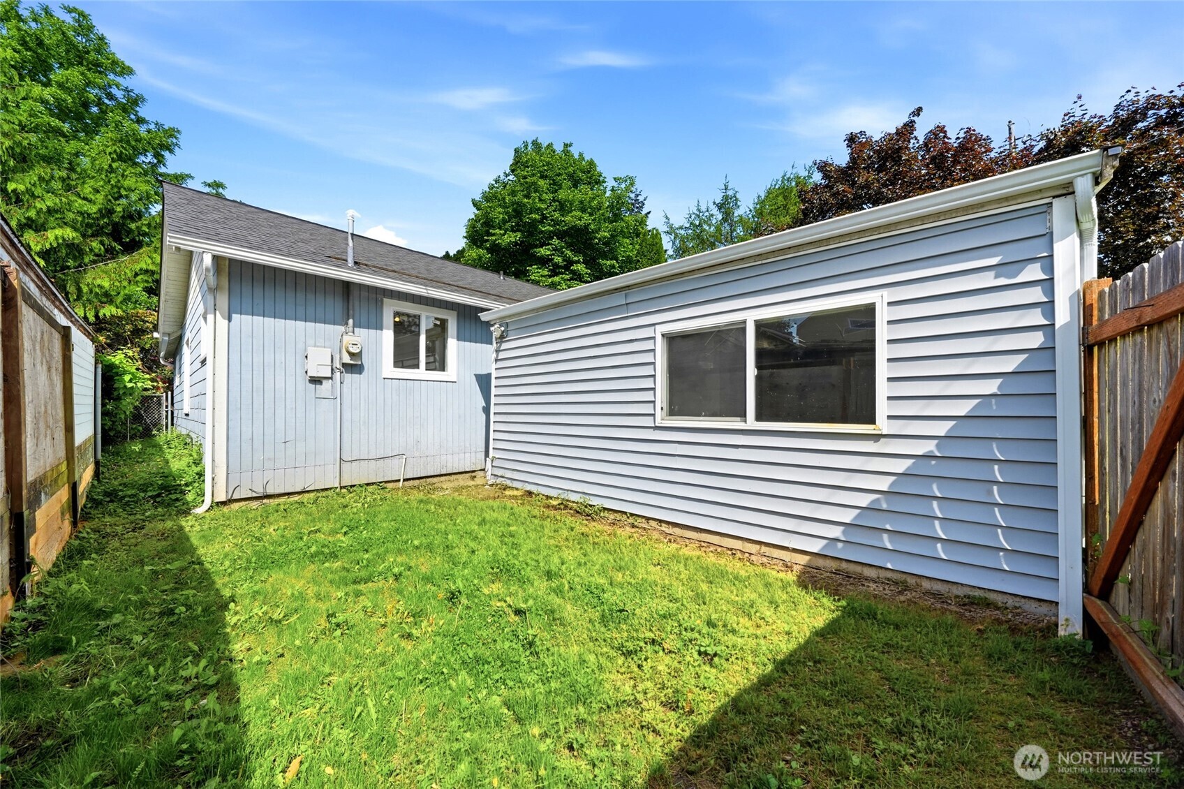 10330 Stone Avenue N, Seattle, WA 98133