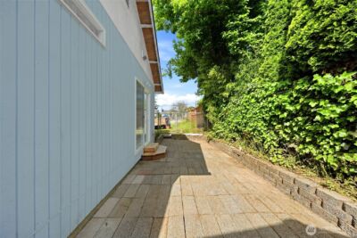 10330 Stone Avenue N, Seattle, WA 98133 - Photo 22