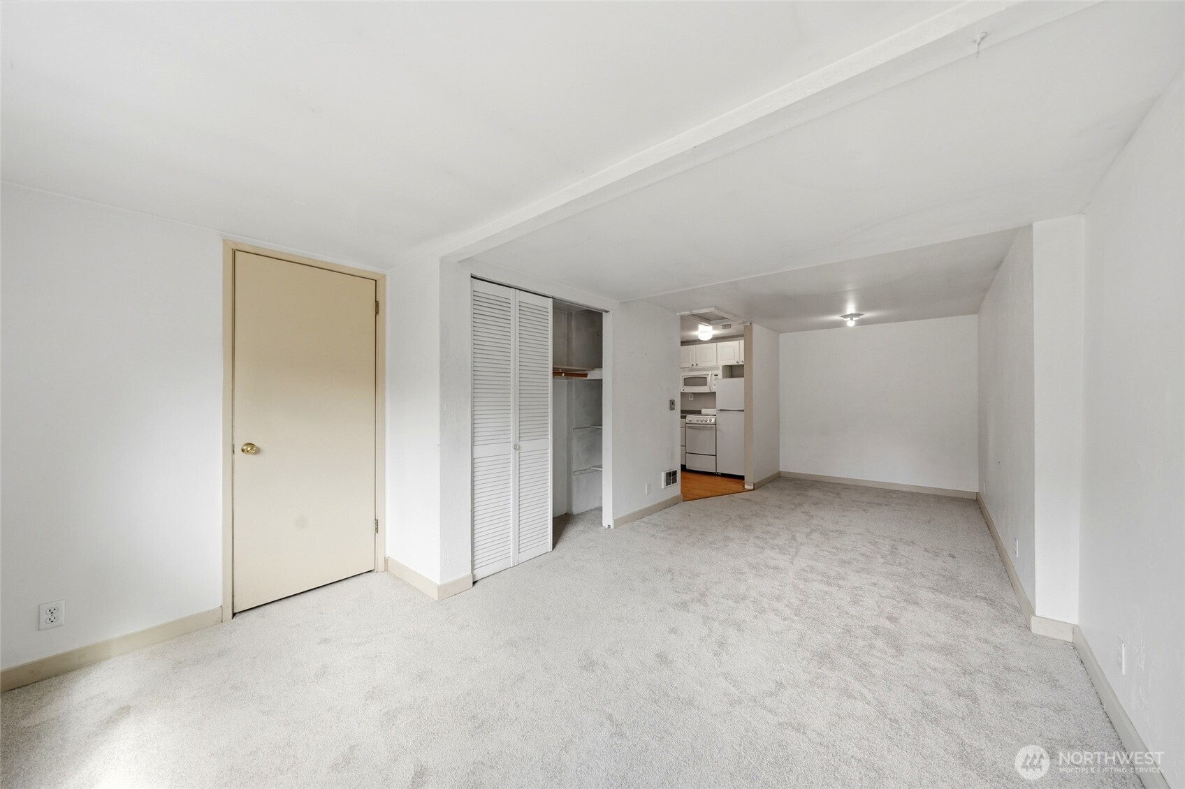 10330 Stone Avenue N, Seattle, WA 98133