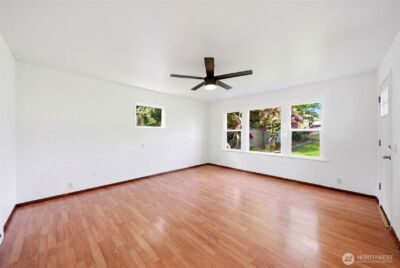 10330 Stone Avenue N, Seattle, WA 98133 - Photo 6