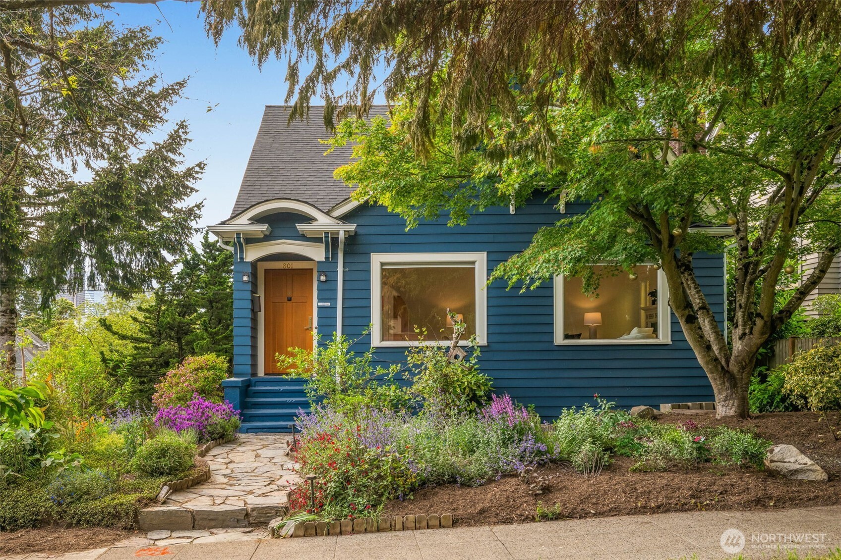 801 16th Avenue , Seattle, WA 98122