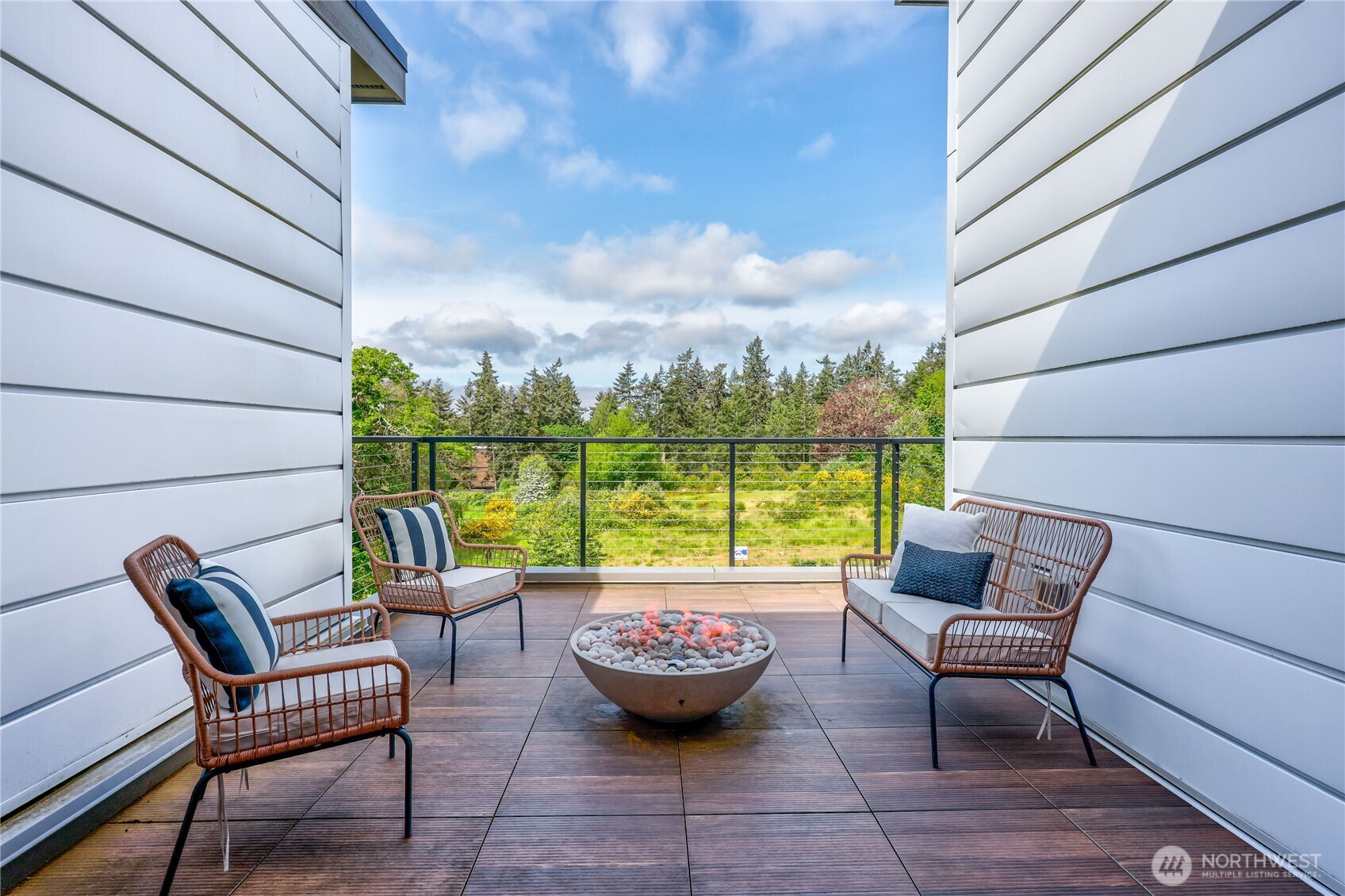 227 Ebi Lane NE, Bainbridge Island, WA 98110